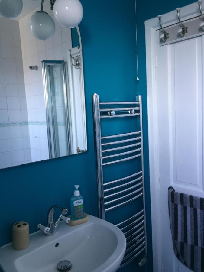 Lovely Three Bedroomed House, Parking 2 Cars Λονδίνο Εξωτερικό φωτογραφία