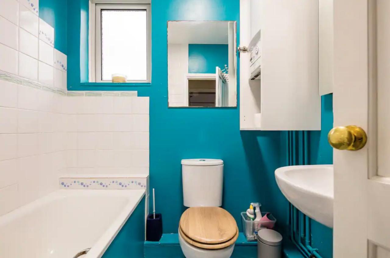 Lovely Three Bedroomed House, Parking 2 Cars Λονδίνο Εξωτερικό φωτογραφία